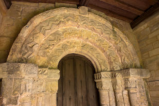 Fridaythorpe church (Alamy F3K2B0) 327x218